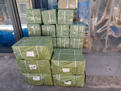 Două expedieri pe ușă — Hardware pentru dulap care se îndreaptă către Thailanda și Orientul Mijlociu
